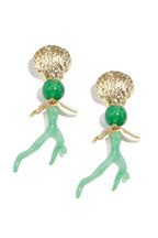 Boucles d'Oreilles Pendantes Coquillage Doré, Perle & Corail Vert • Edition Île • Atelier Zolya