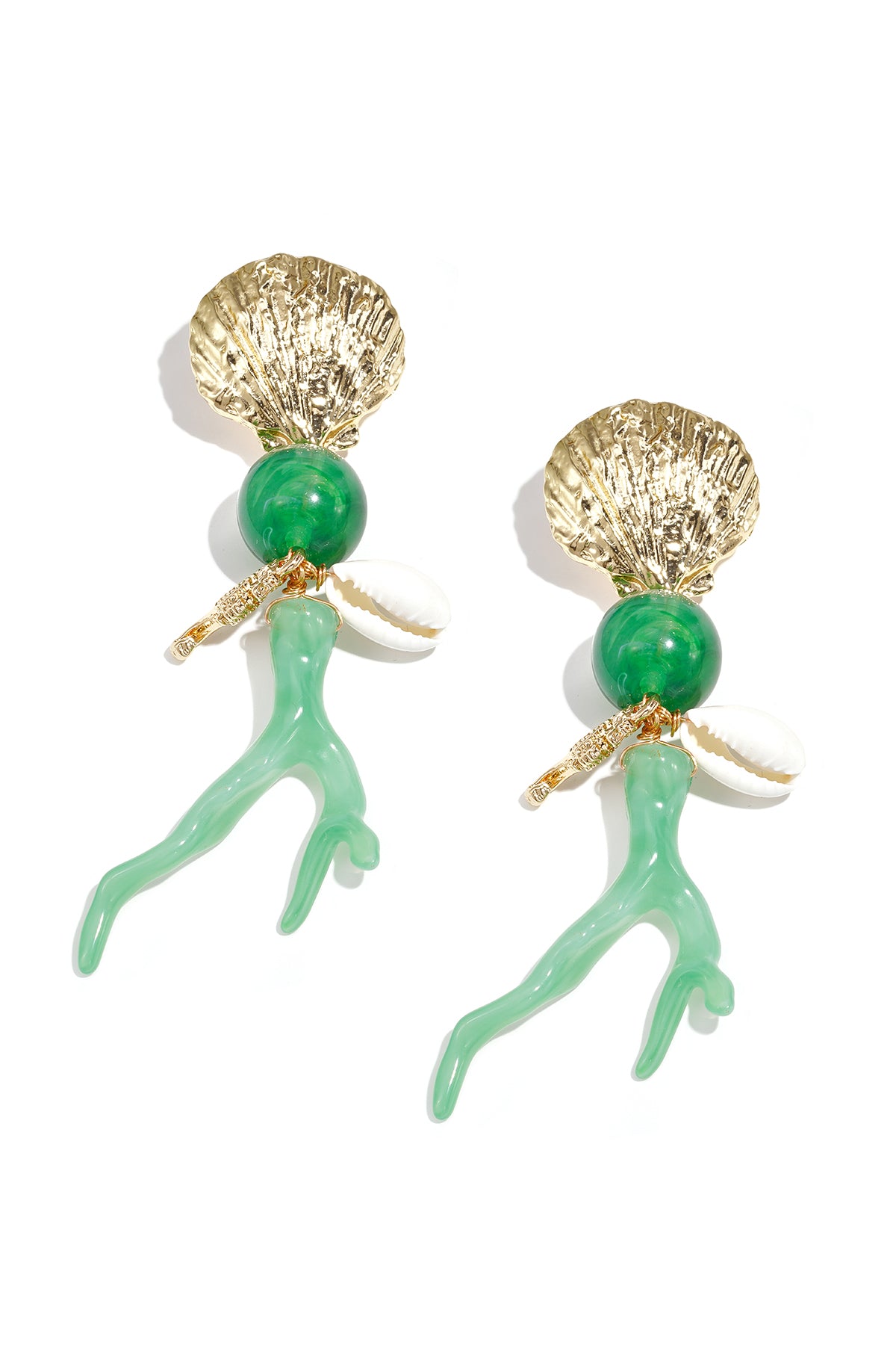 Boucles d'oreilles avec pendentifs en corail et motifs marins