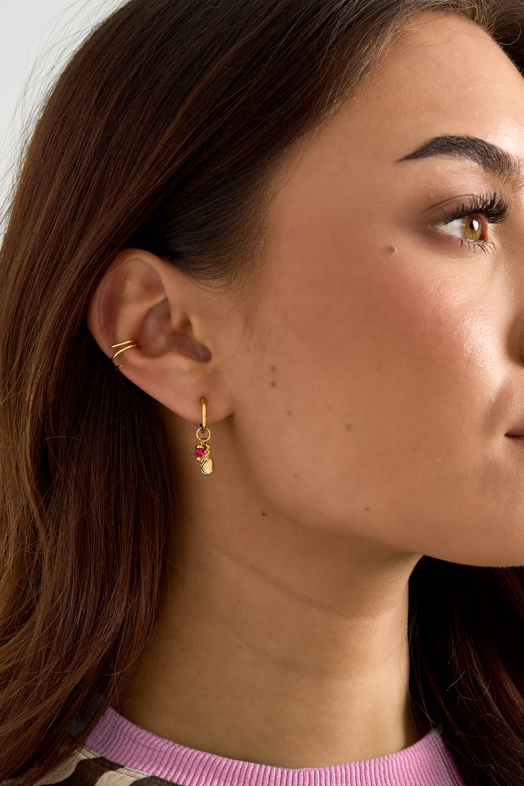 Créoles Dorées Ananas & Perle Rose Fuchsia • Collection Tropical Gold • Atelier Zolya